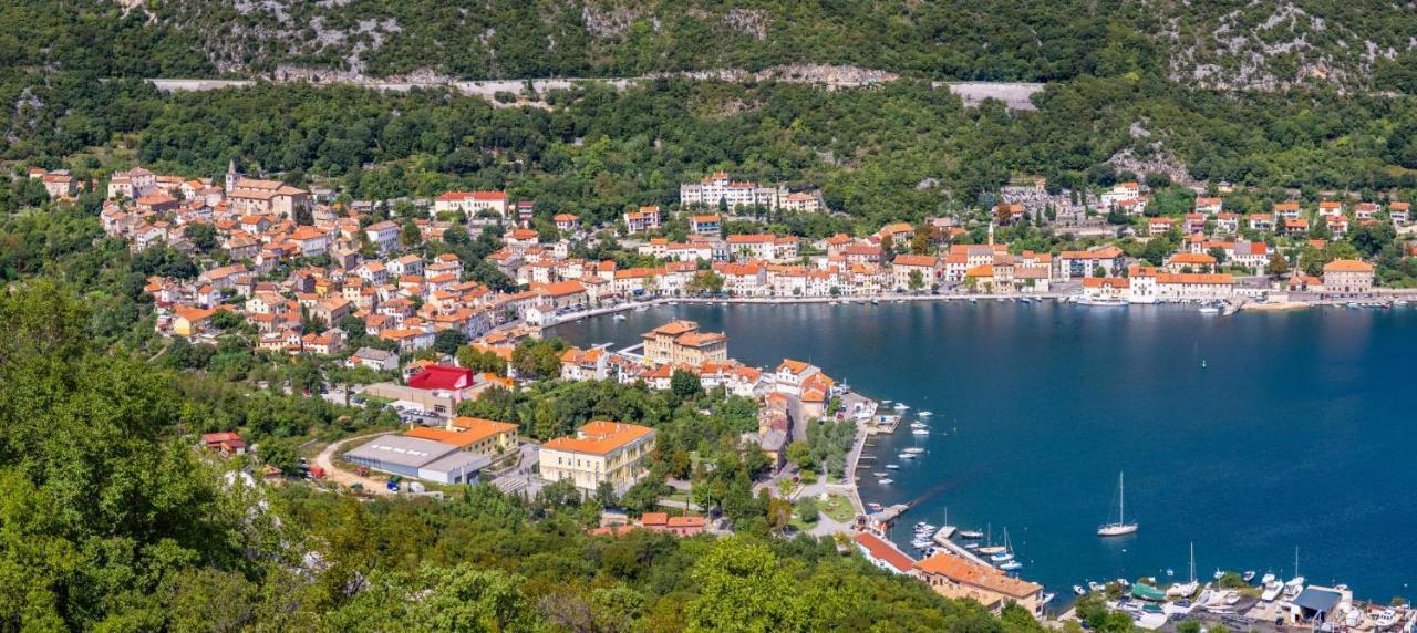 Apartmani Petar I Luka Bakar Eksteriør billede